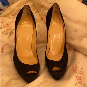 Christian Louboutin pump